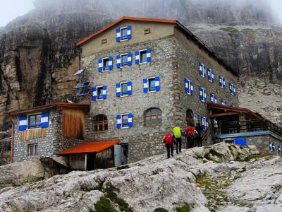 008-Mittagseinkehr in der Pedrotti-Huette